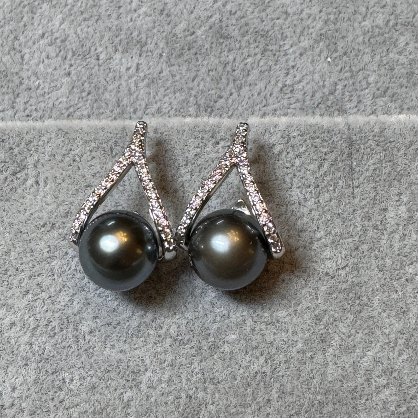 Black Tahitian Pearl Earrings -925 silver AAA luster