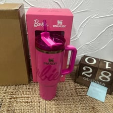 Barbie Icon 40oz Stanley