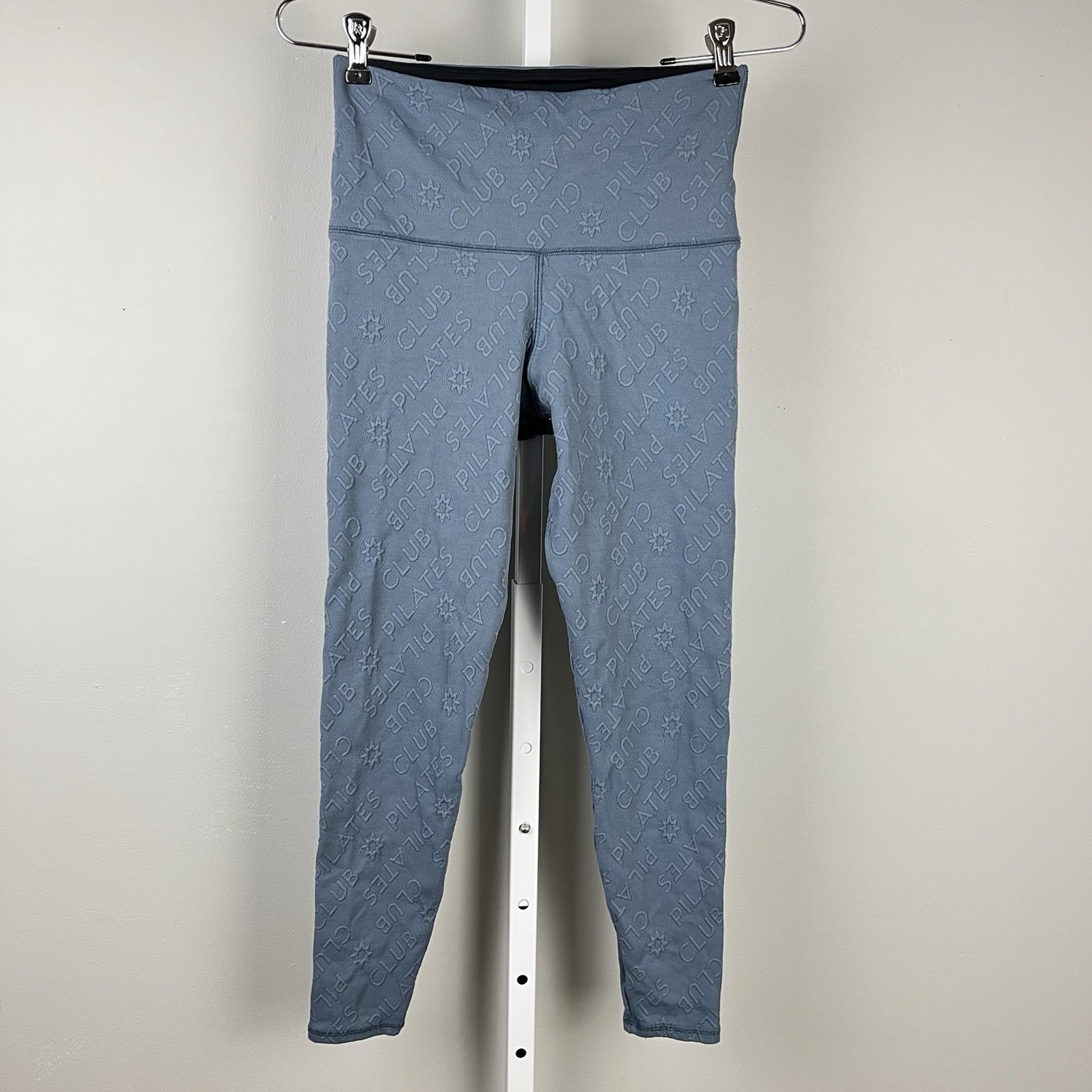Emily Hsu Designs Pilates Leggings Womens Large Blue-Gray Embossed 24"