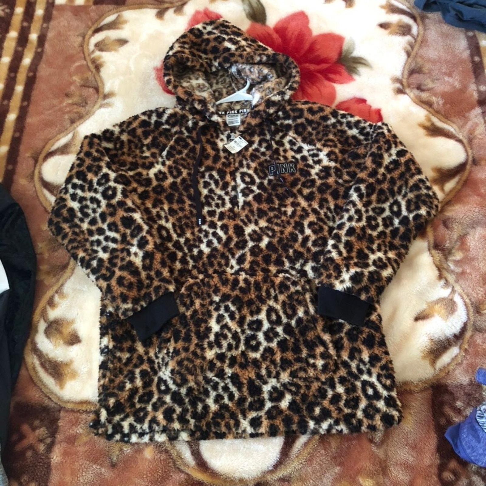 Victoria secret PINK leopard print shepa