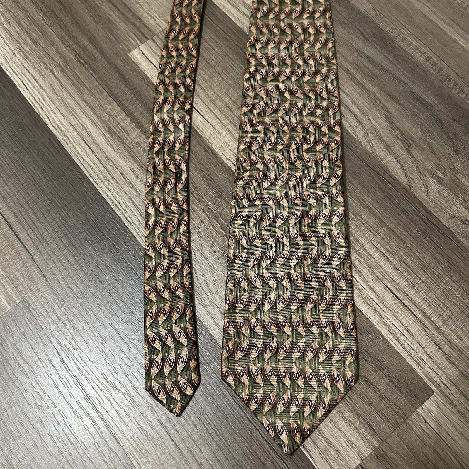Ferrell Reed Men's Necktie 100% Silk Handmade in America Green Tan Red Geometric
