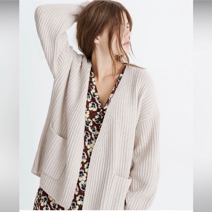 Madewell Redford Cardigan Sweater in Stone