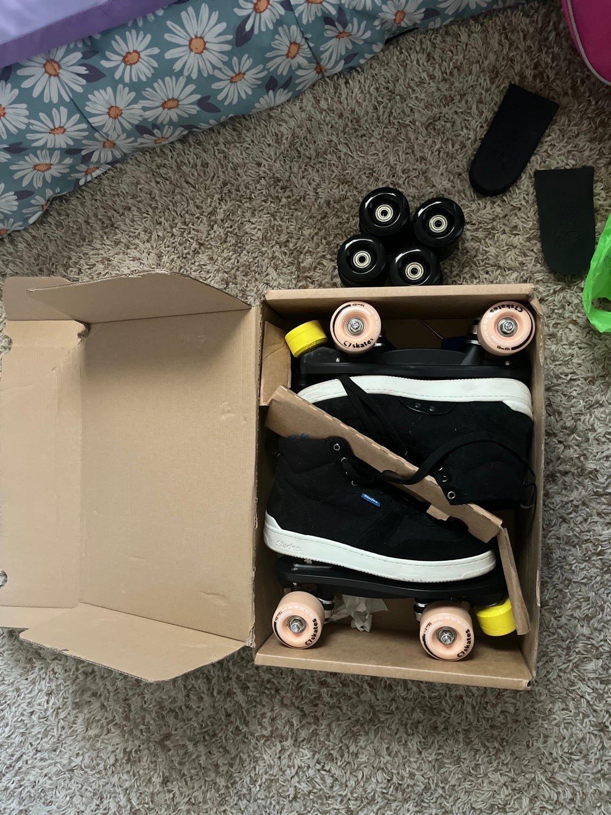 Slades Roller Skate - Extra wheels included