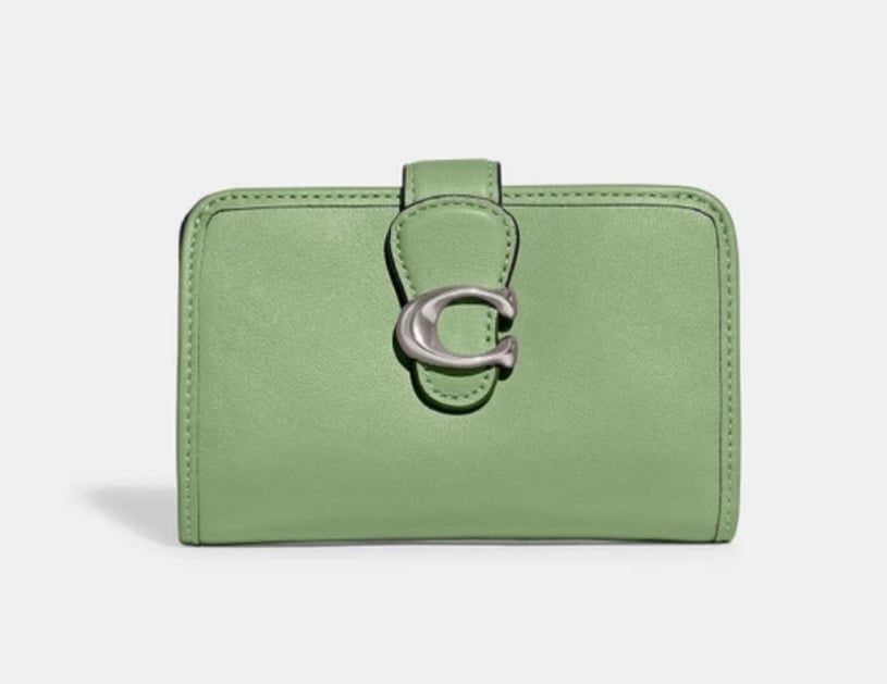 Coach Tabby Medium Wallet pale pistachio - detail