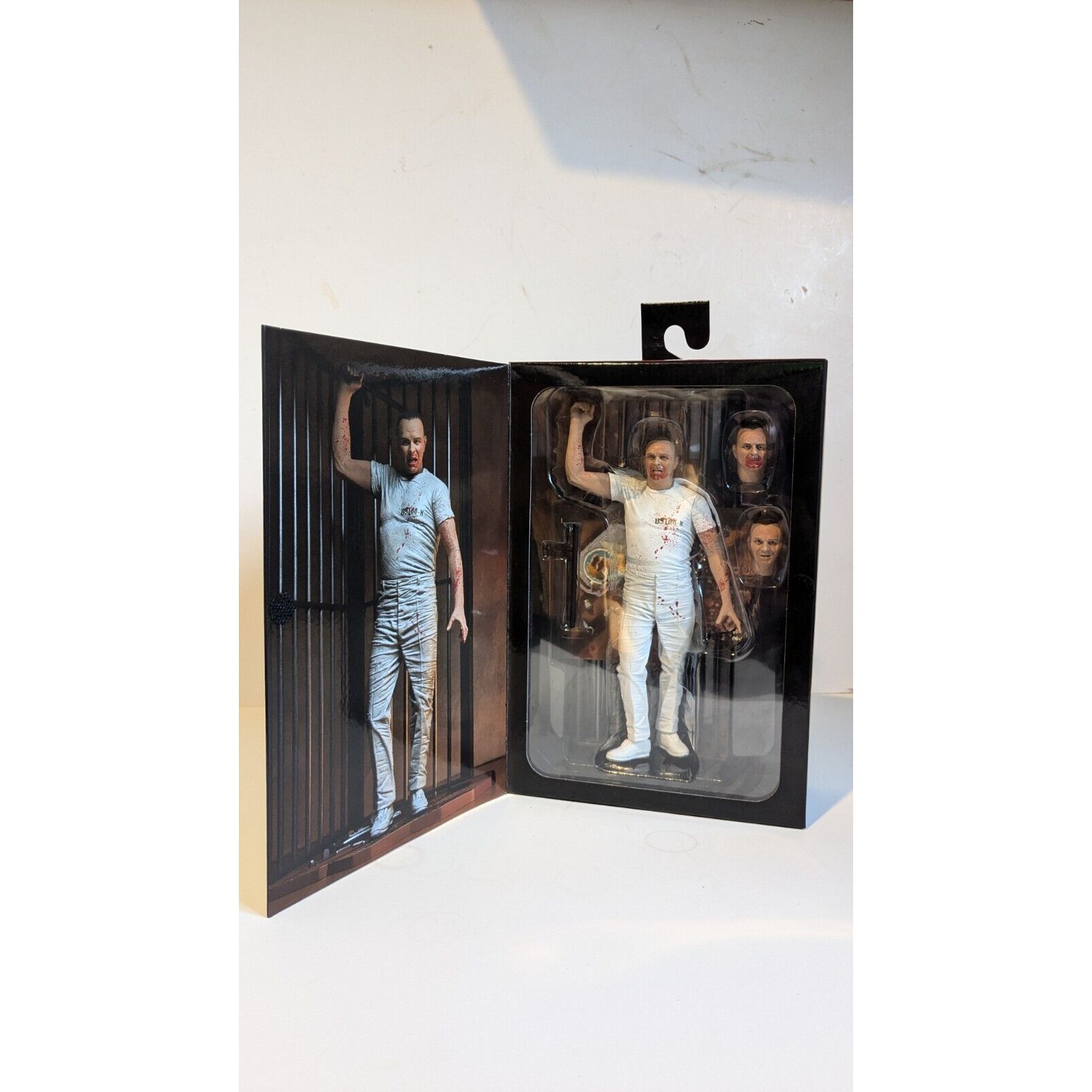 NECA Hannibal Lecter Silence Of The Lambs Prison Cell Action Figure 2024!!