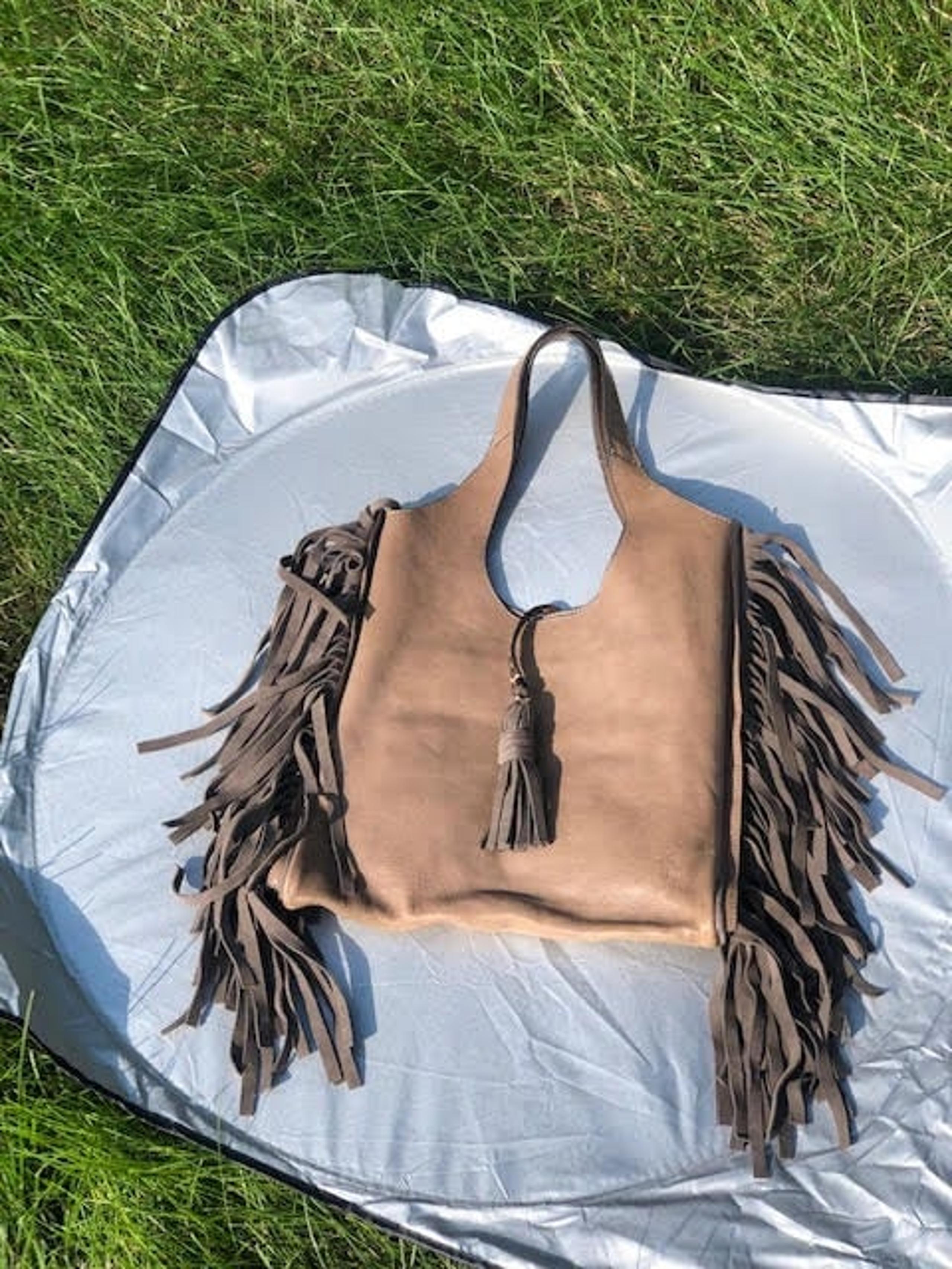 Frye Farrah Fringe - taupe (grey)