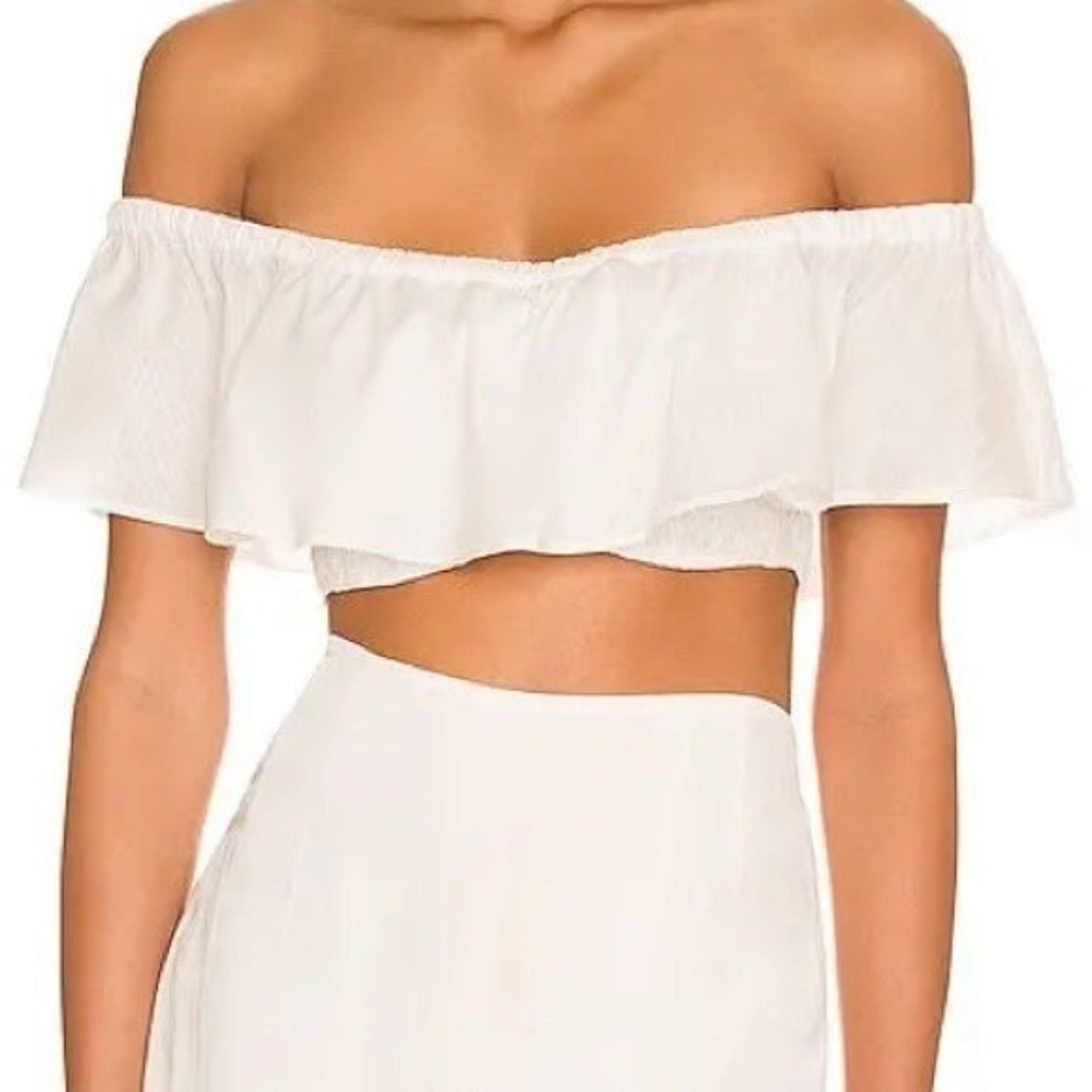 Indah Ella Off The Shoulder Flounce Crop Top in Boho Beachy Creamy White M