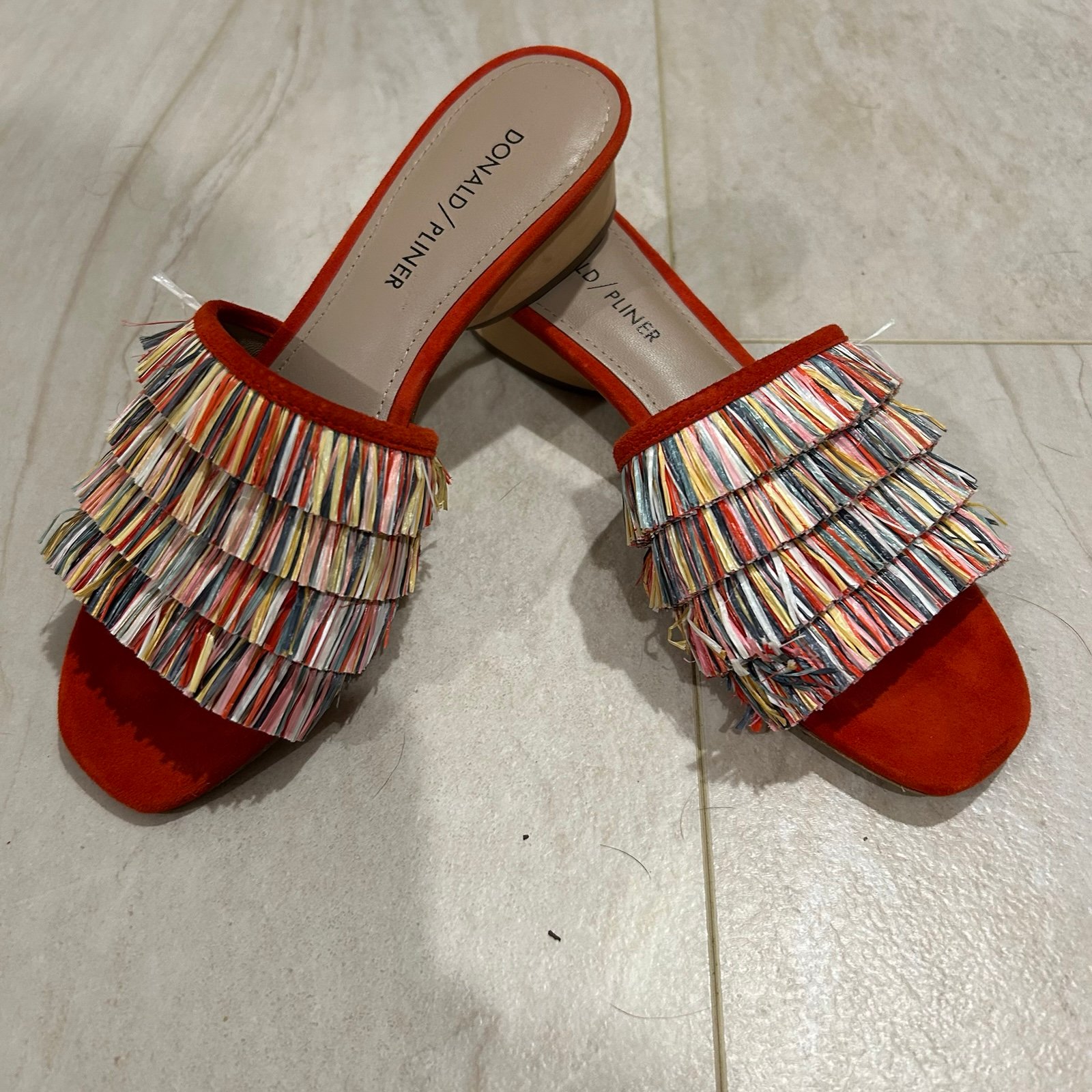 Donald J. Pilner fringe Sandals size 6