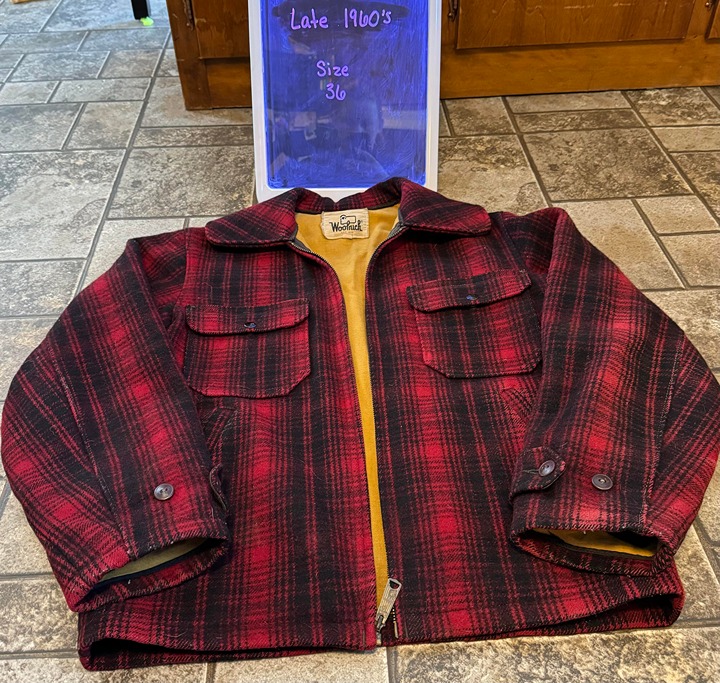Vintage 1960s Woolrich Hunting Coat. Excellent Condition, Size 36
