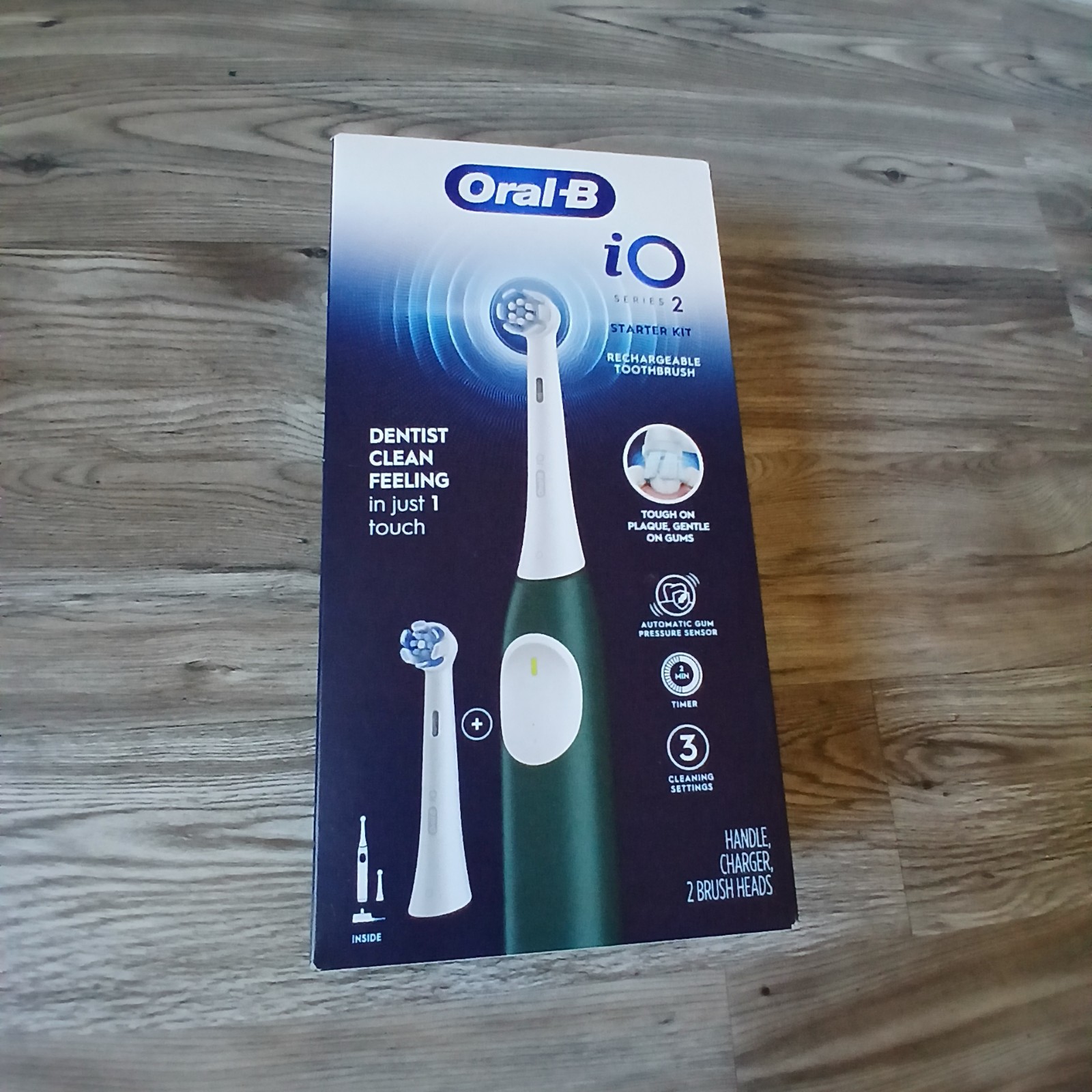 New In Box Oral-B i0 Series 2 Rechargeable Electric Tootbrush Starter Kit
