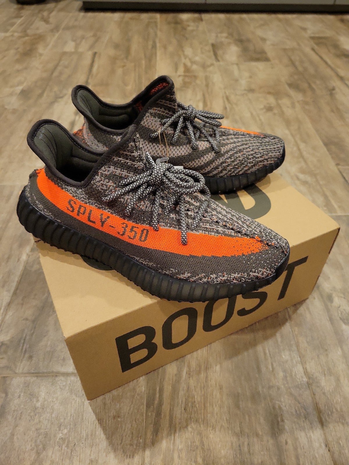 Adidas Yeezy boost 350 v2 carbon beluga