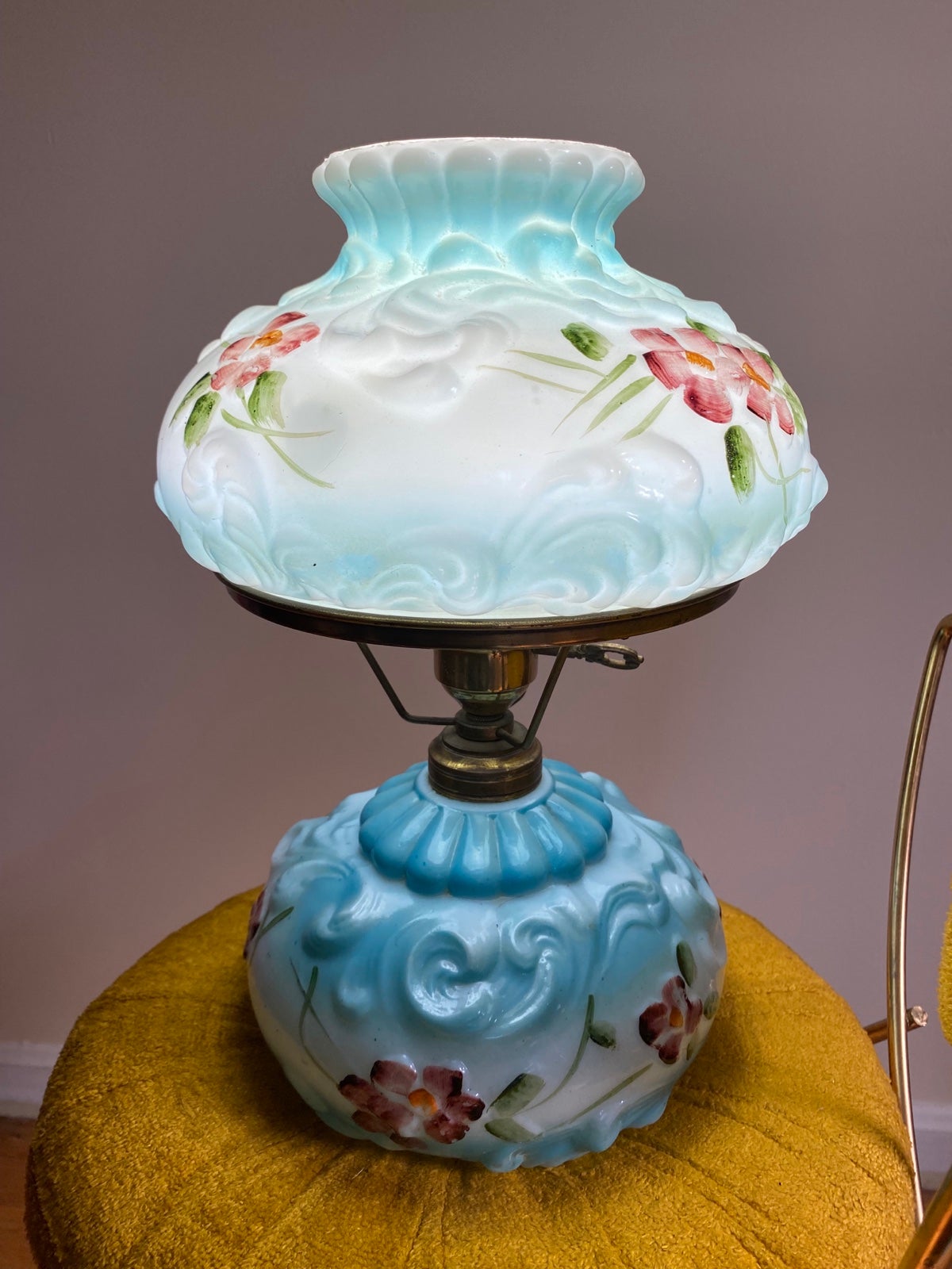 Vintage Floral Blue White Table Lamp