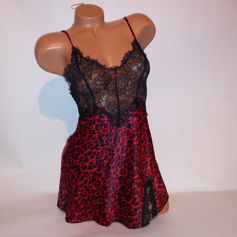 Victoria Secret Lingerie Chemise Slip XS Red Black Leopard Lace Luxe Collection