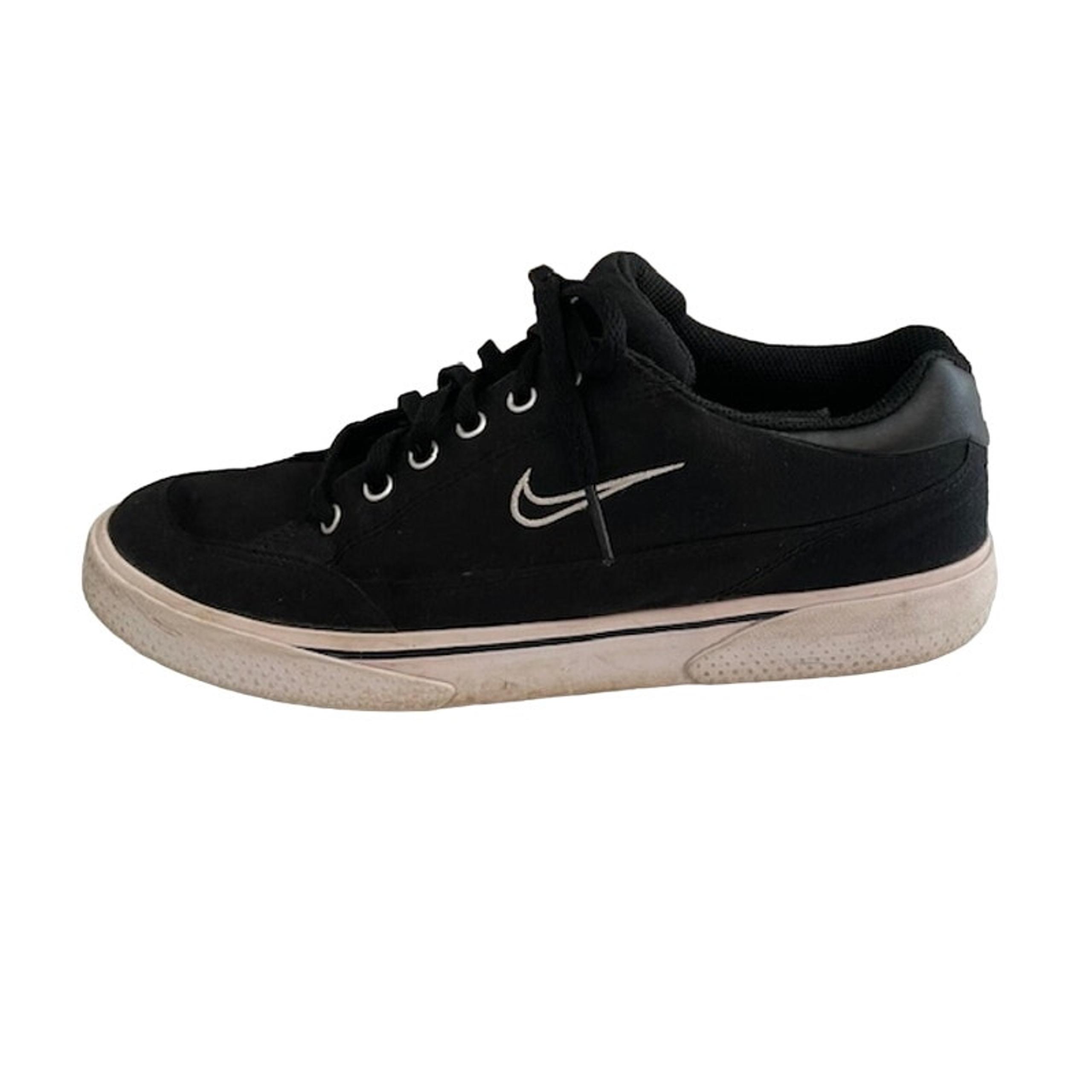 Nike Men's GTS 97 Canvas skateboarding sneaker shoe in black