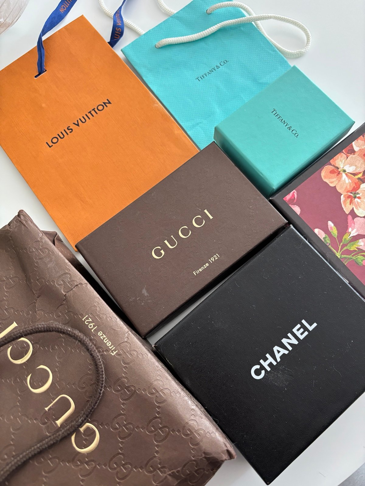 Designerr bags and boxes , wallet sizes