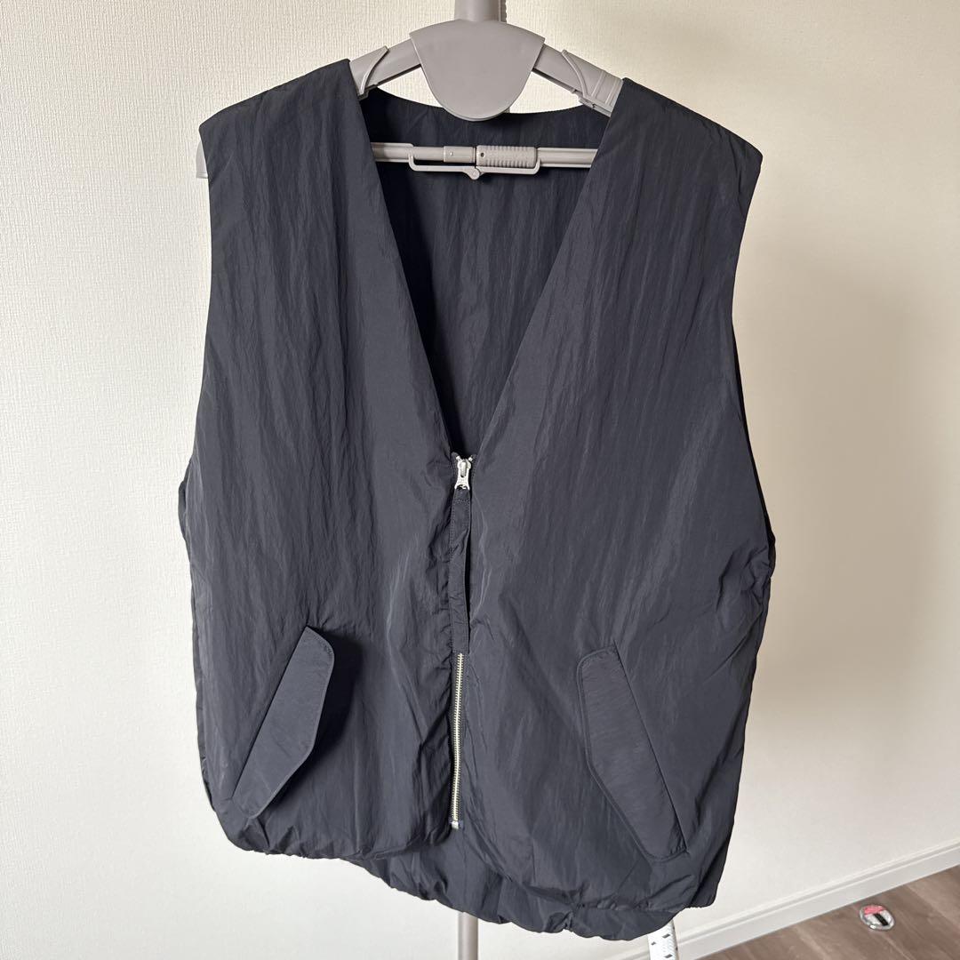 トップス TODAYFUL Vneck Nylon Vest TODAYFUL（トゥデイフル）の「TODAYFUL Vneck Nylon Vest V