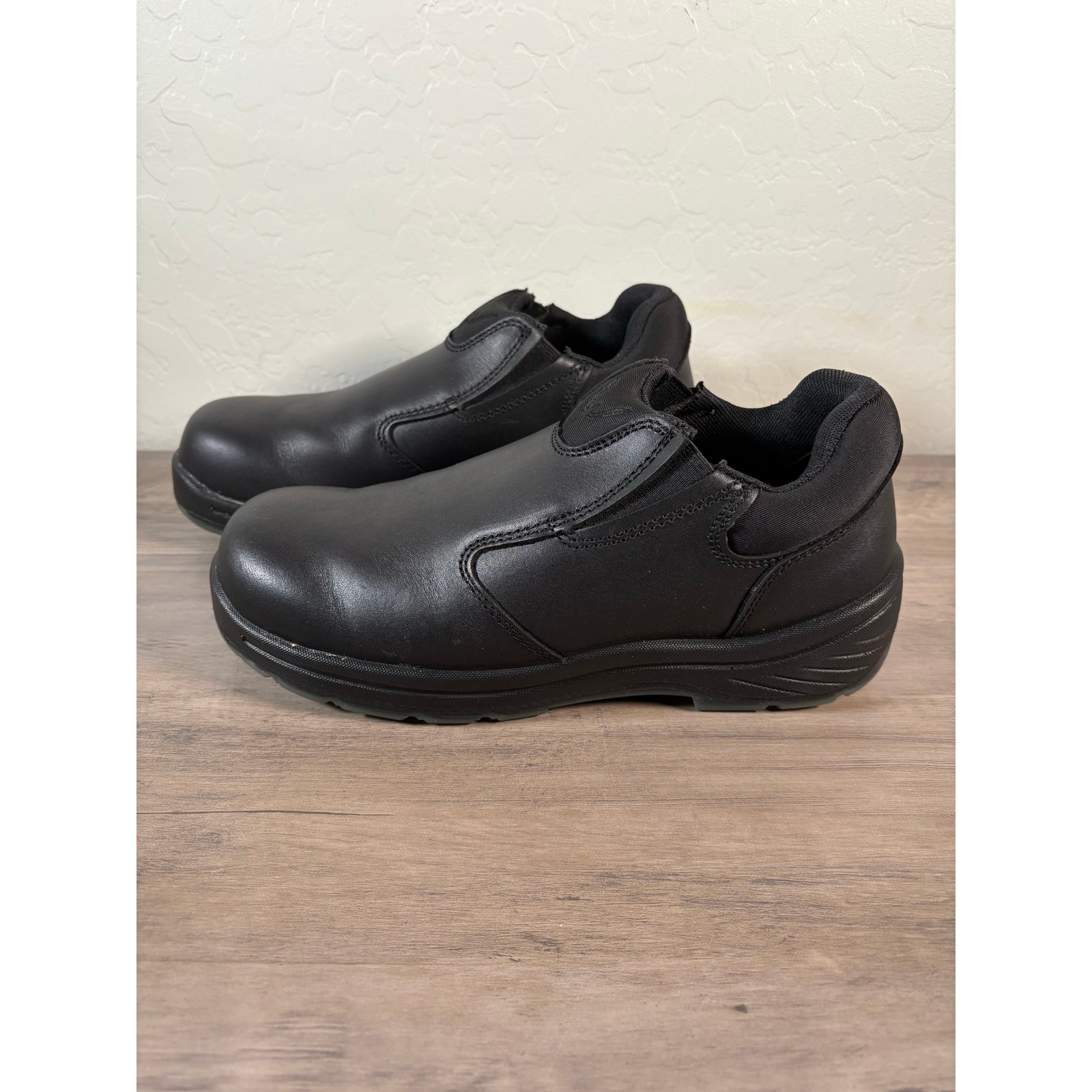 Throgood Thoro-Flex Black Slip-On Men's 7 Work Sneakers Leather Try on Dust NEW