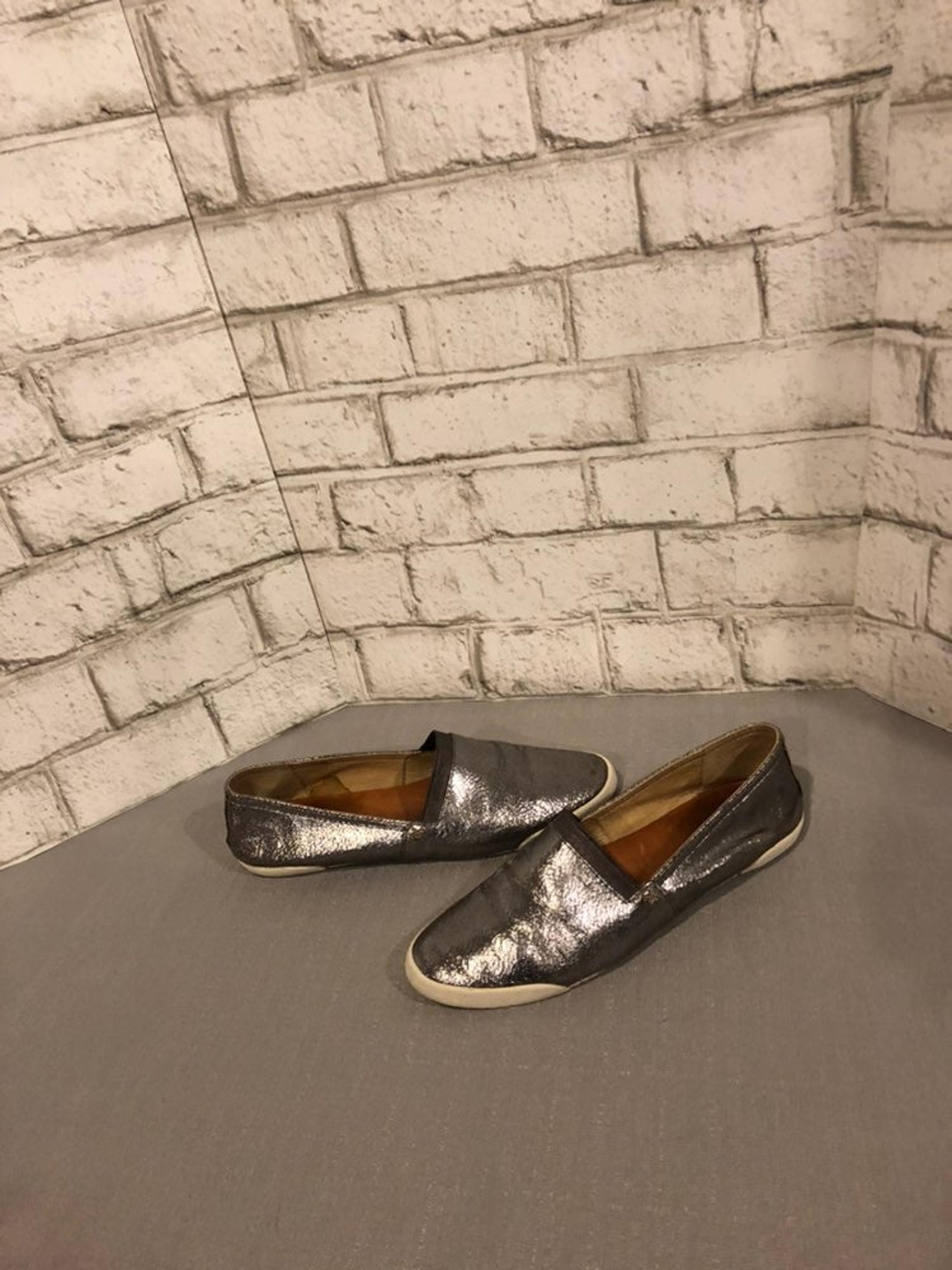 FRYE Metallic Silver Pewter Leather Slip