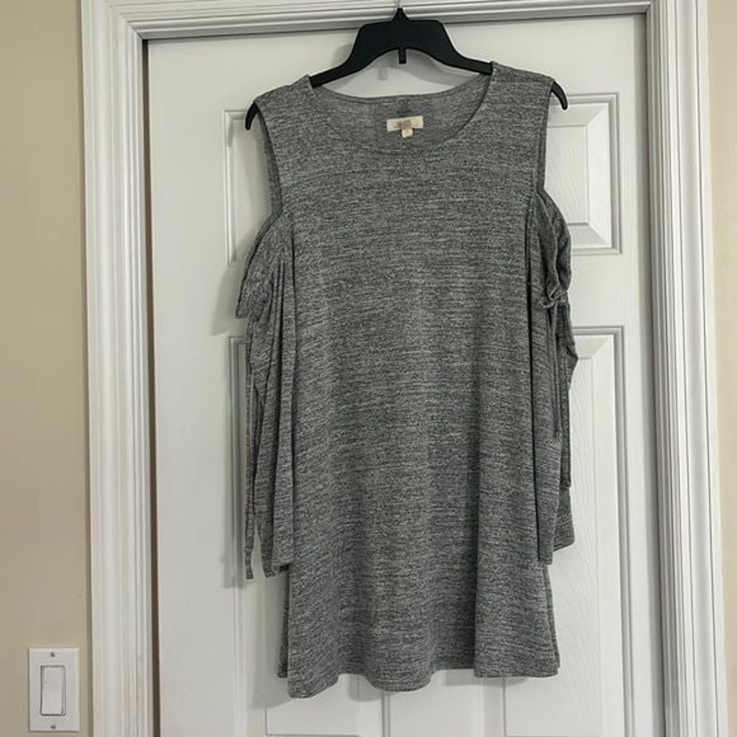 Cupio Anthropologie cold shoulder knit top