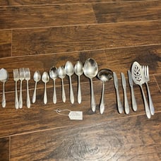 17 pc Miscellaneous Pieces Oneida Queen Bess II Silverplate 1946