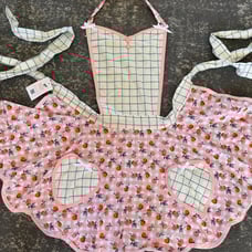 NWT vintage style pretty peach apron