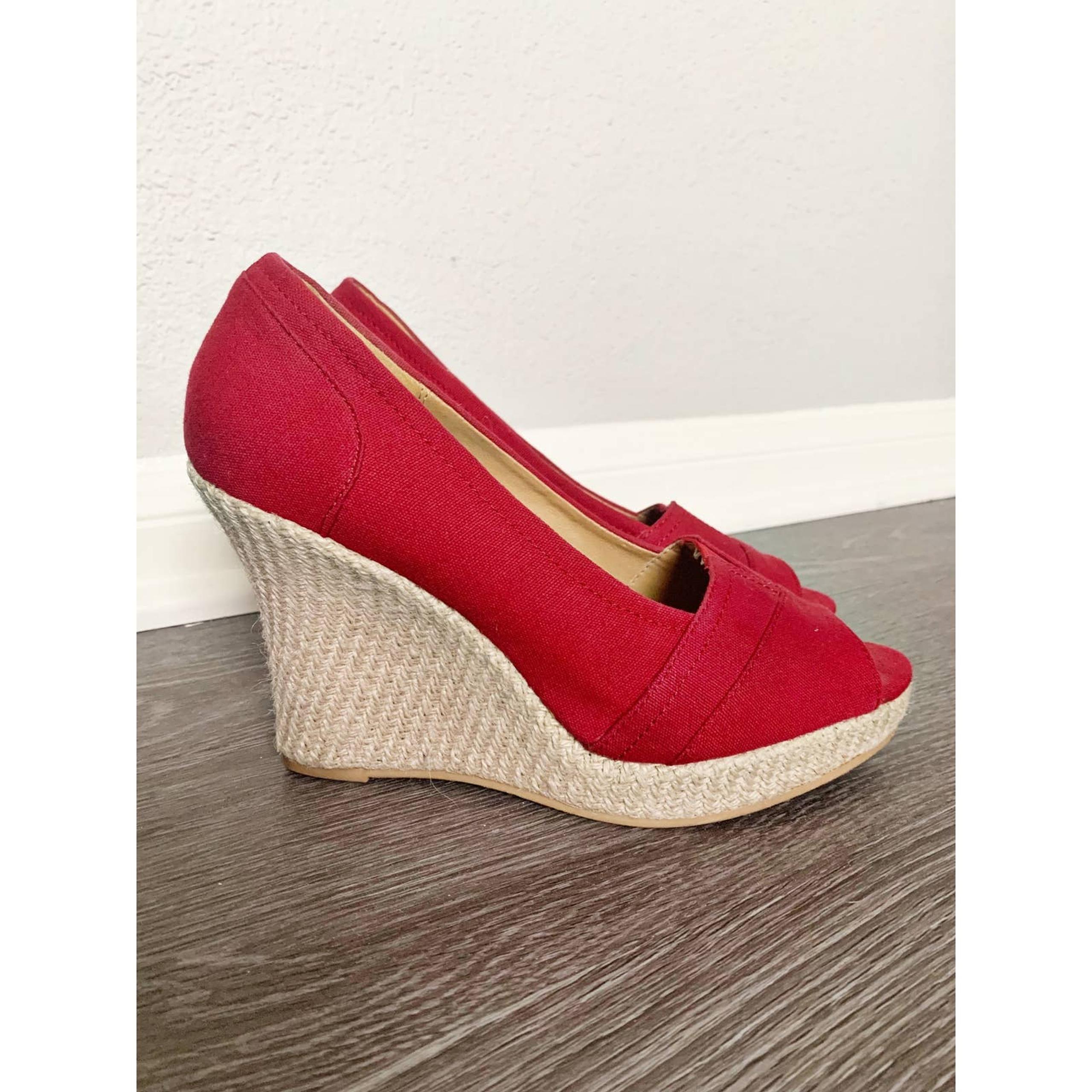 Qupid Red Canvas Peep Toe Wedged Heels Size 8