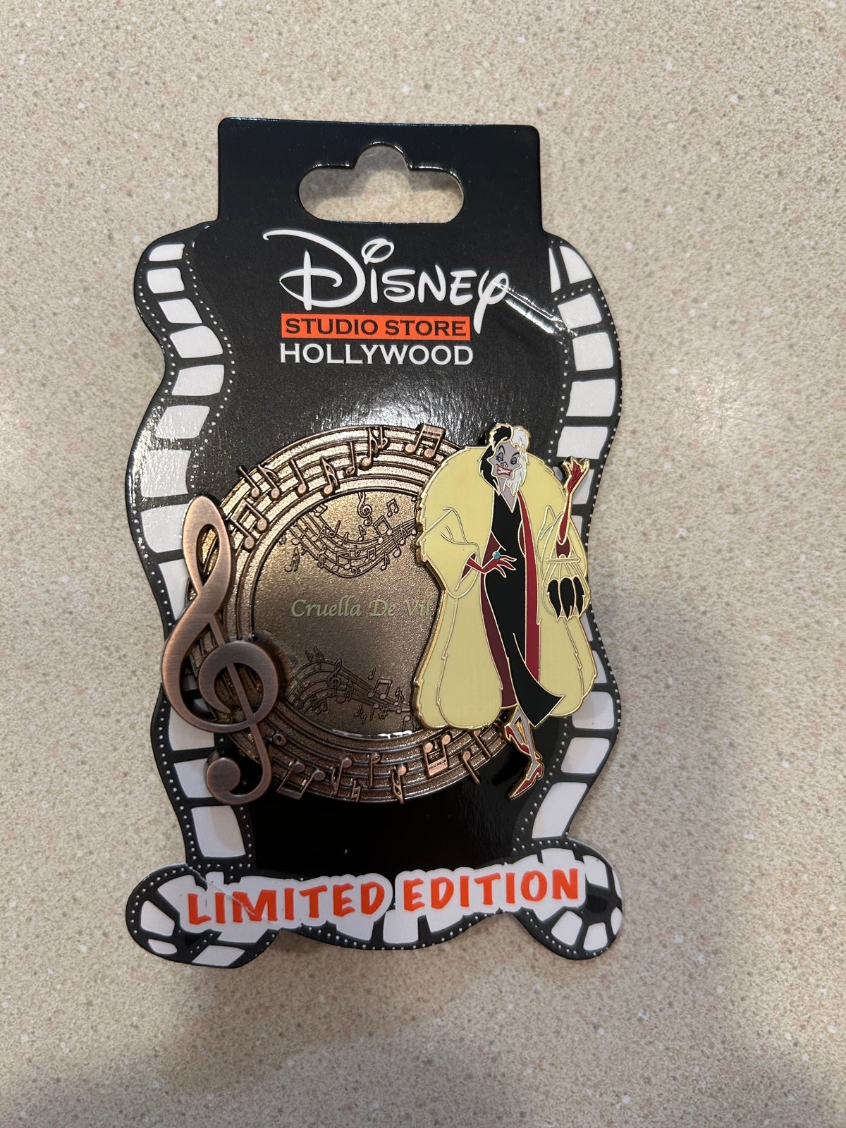 D23 Expo 2022 Cruella De Vil Music Series Pin Disney Studio Hollywood Store