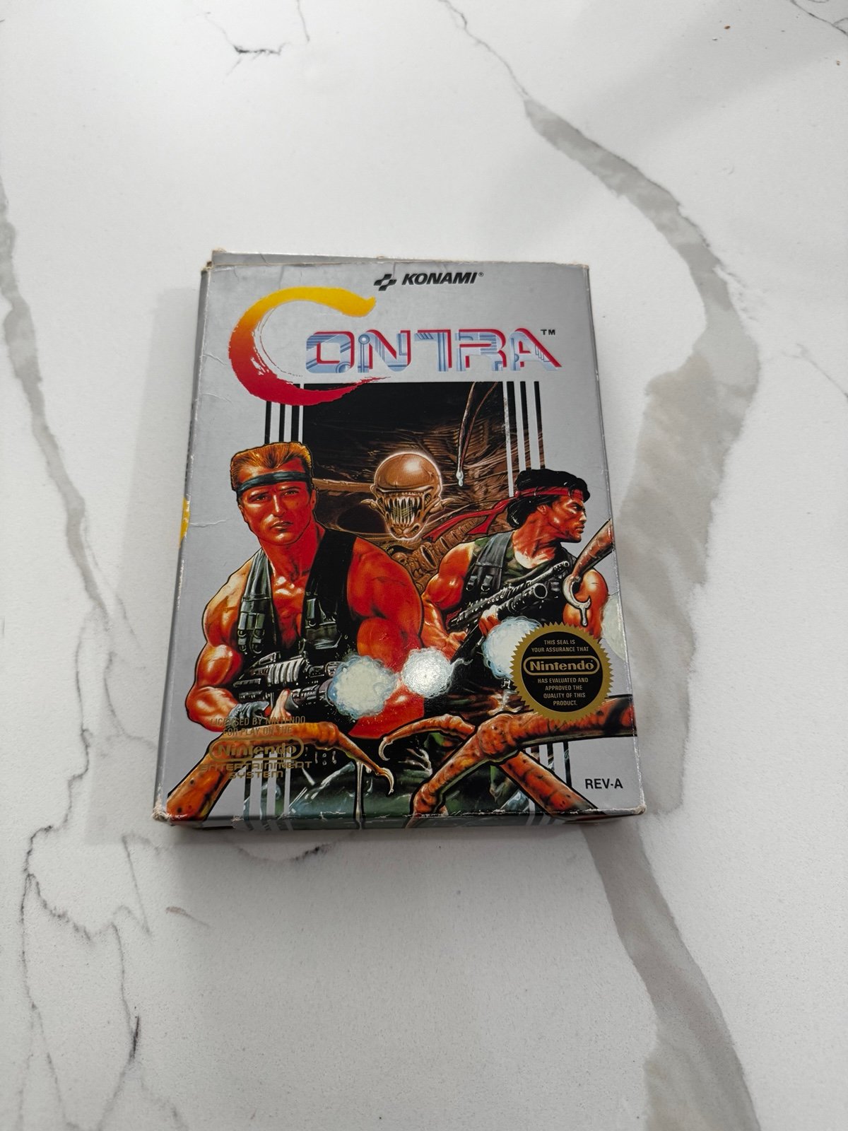 Contra (Nintendo NES, 1988) COMPLETE CIB Authentic Tested