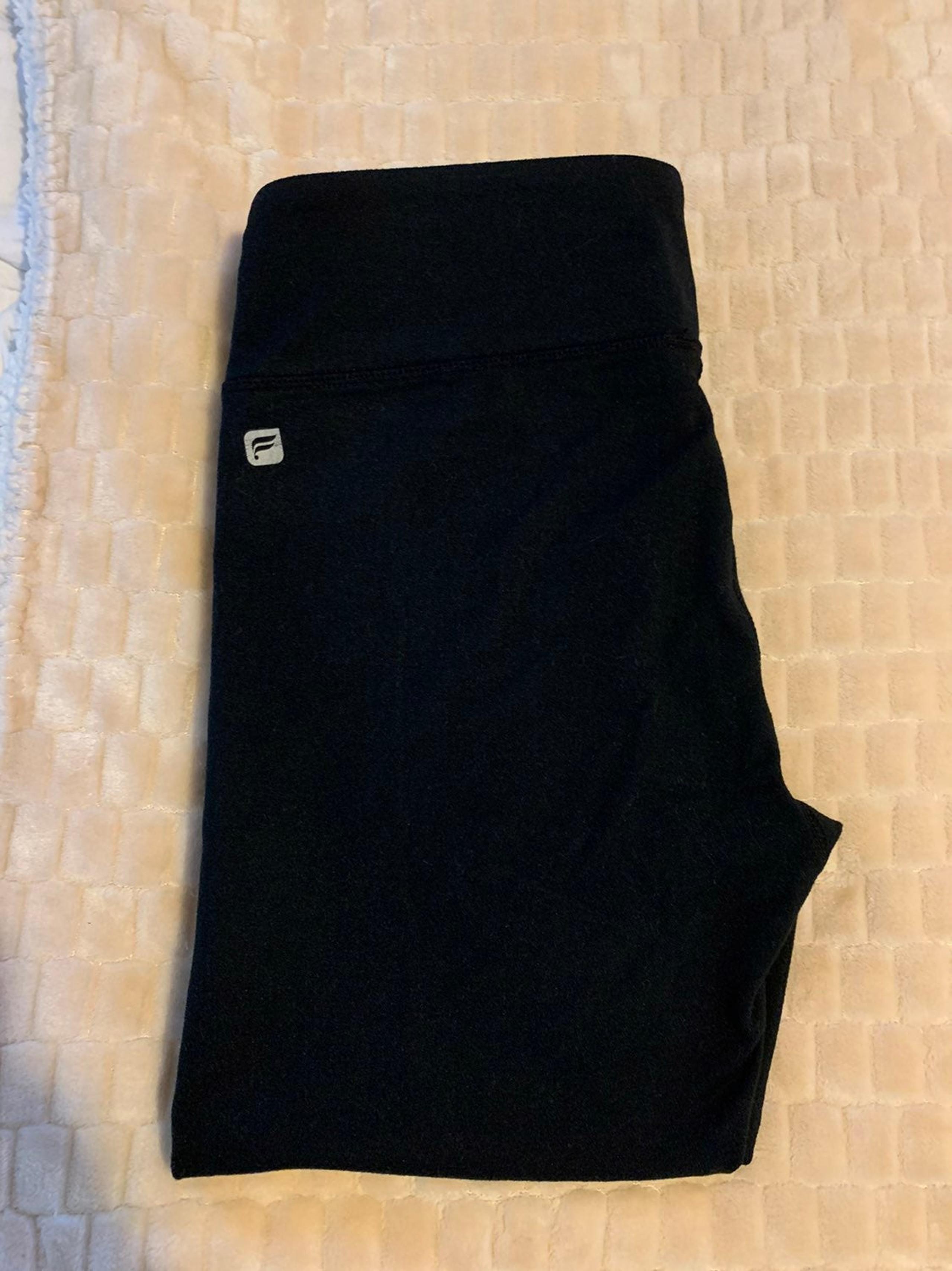 Black cropped fabletics leggings
