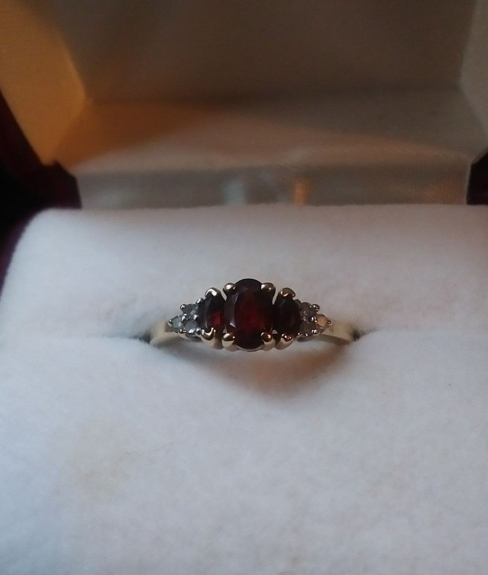 10k Gold Garnet & Diamond Ring