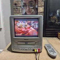 Memorex MVD2009CB 9 CRT TV DVD Player Combo Gaming AC / DC.
