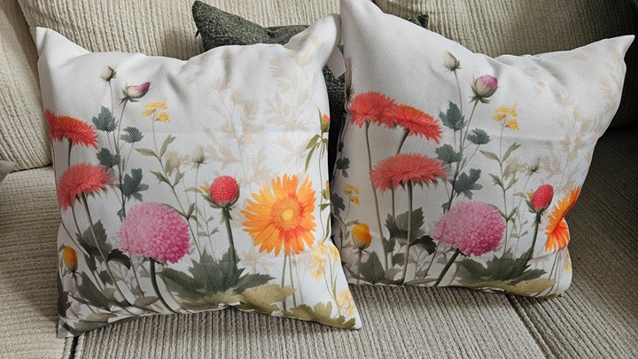 Floral Throw Pillow Covers 18x18 Inch Set of 2, Decorative Linen Cushion Cases