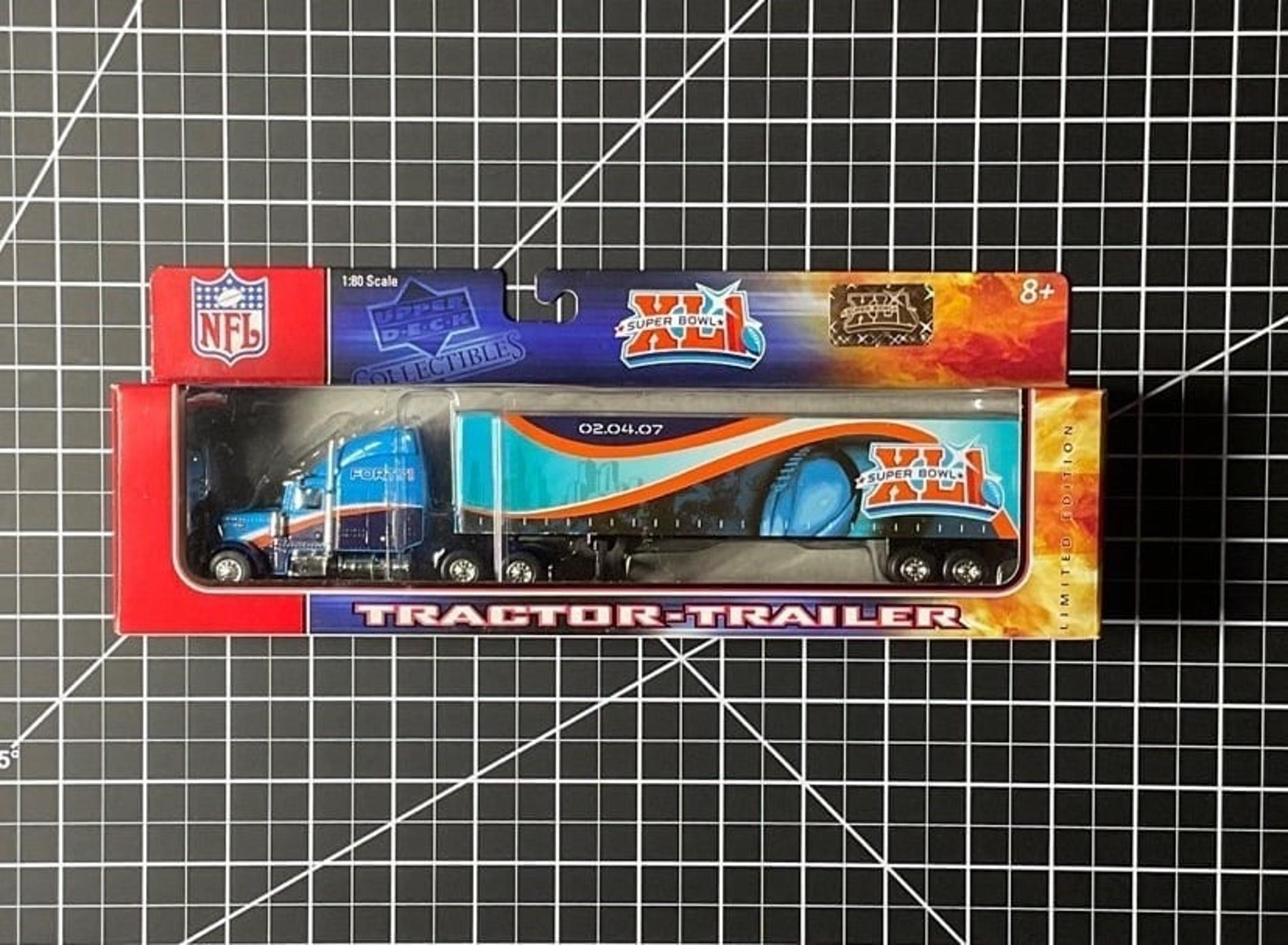 Transport Series Die Cast Collectible Tractor-Trailer 1:80 PeterBilt