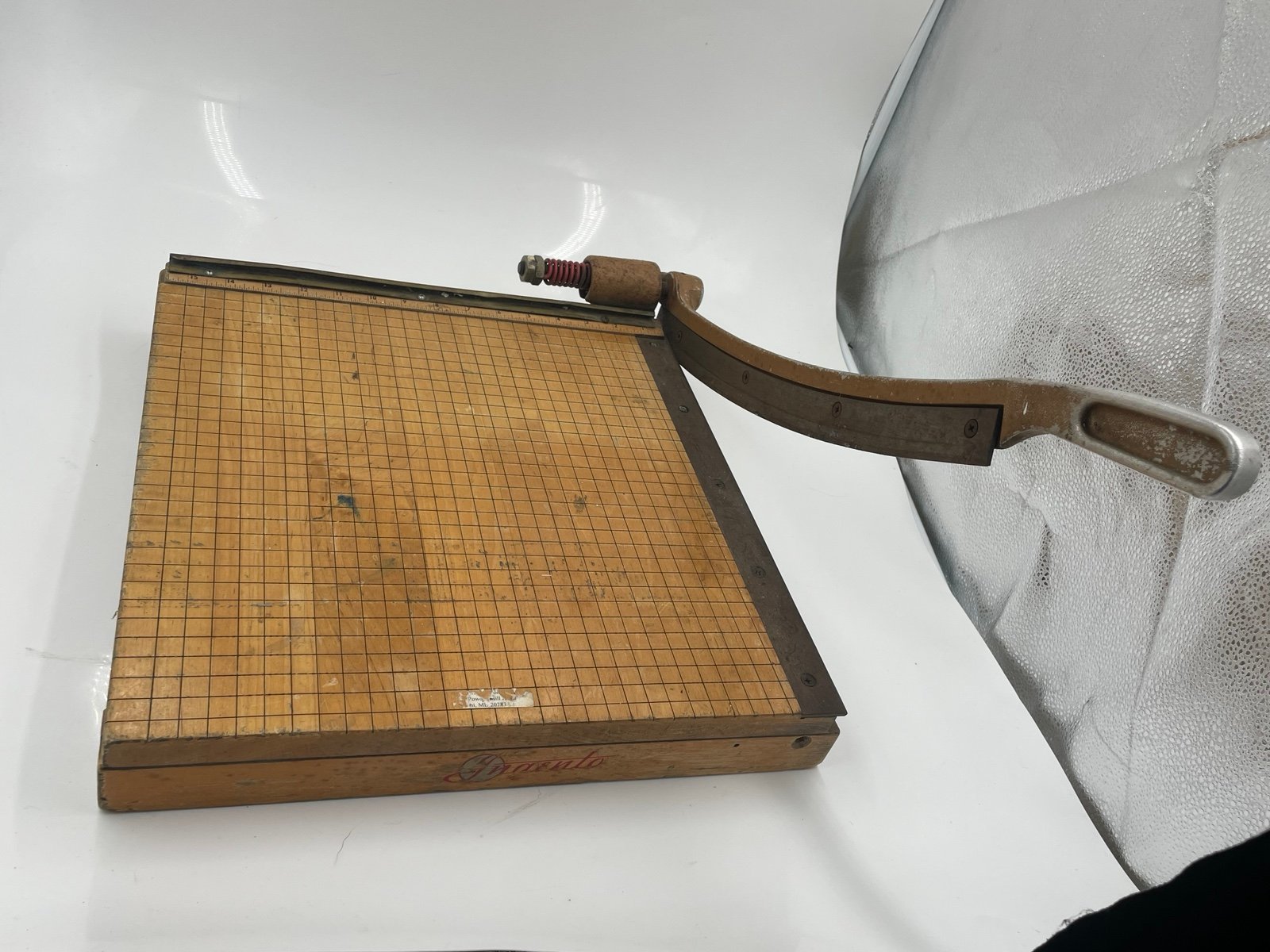 INGENTO 1142 16 x 16 Wood Base Paper Trimmer Cutter