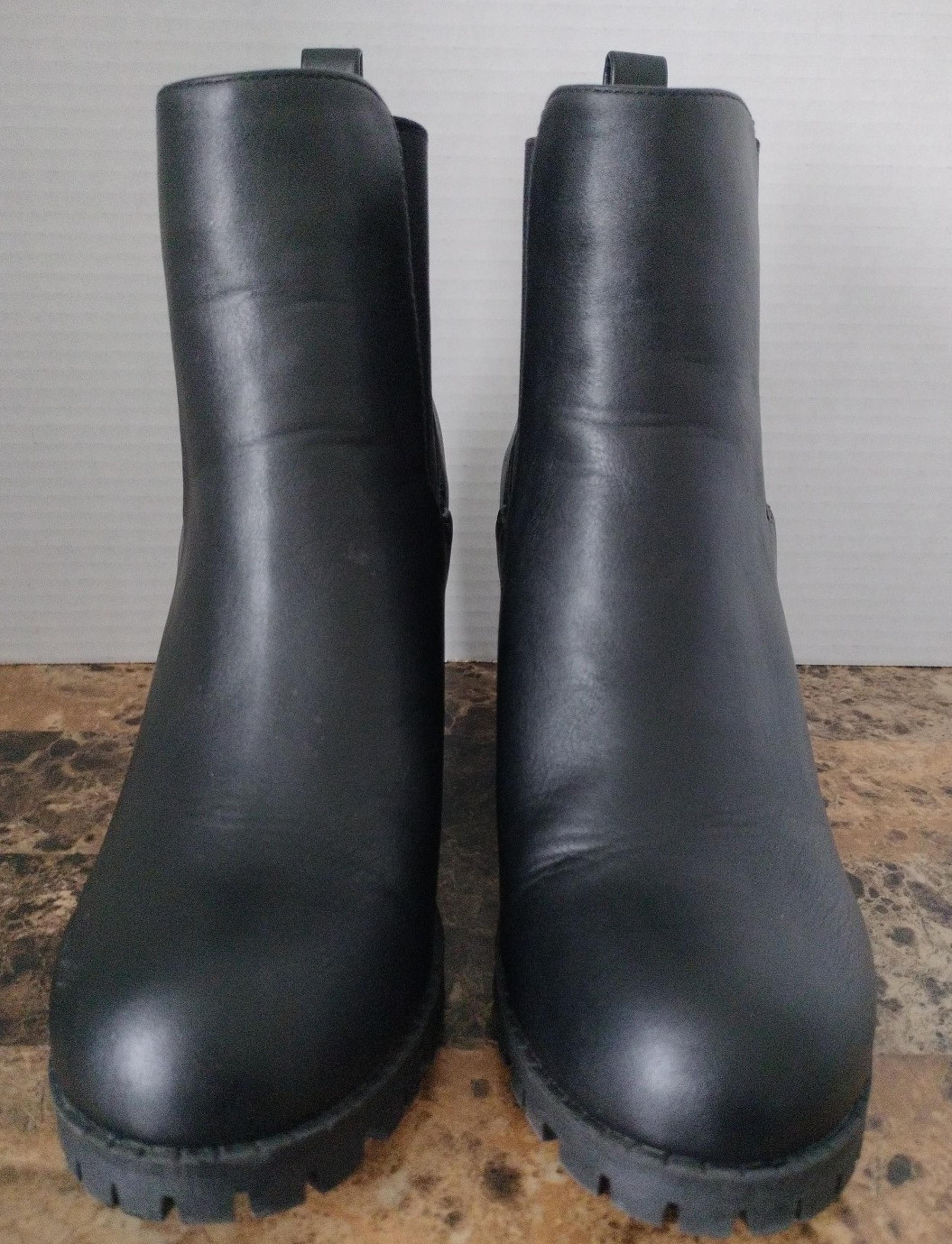Women's Top Moda Dress Up, Black Ankle Short, Stretch, Slip on Boots. Size 6.5