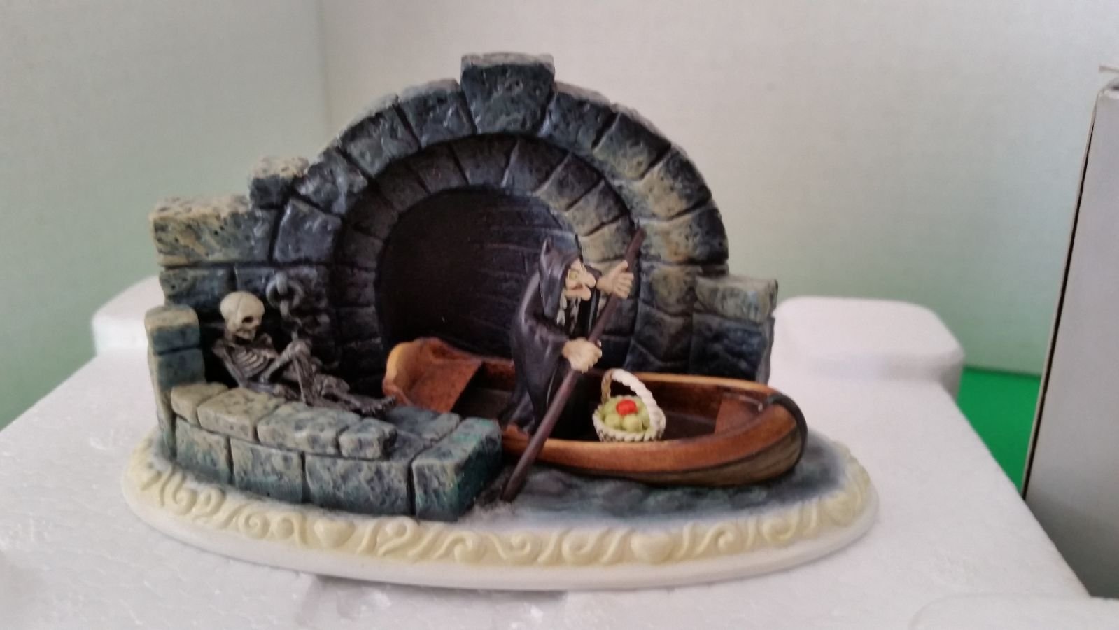DISNEY OLSZEWSKI SNOW WHITE BURIED ALIV