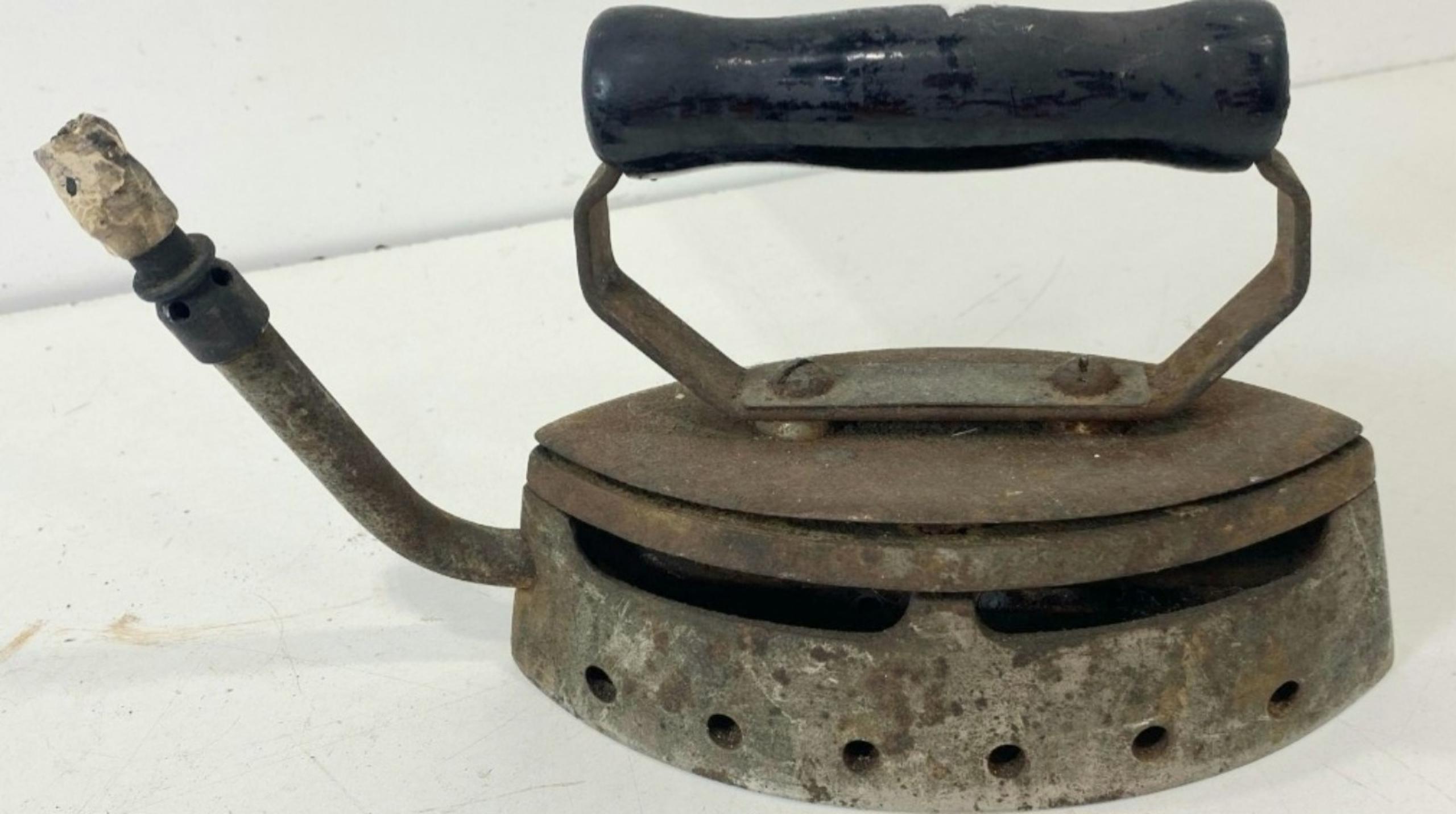 American Beauty Iron, 1912 circa good condition antique