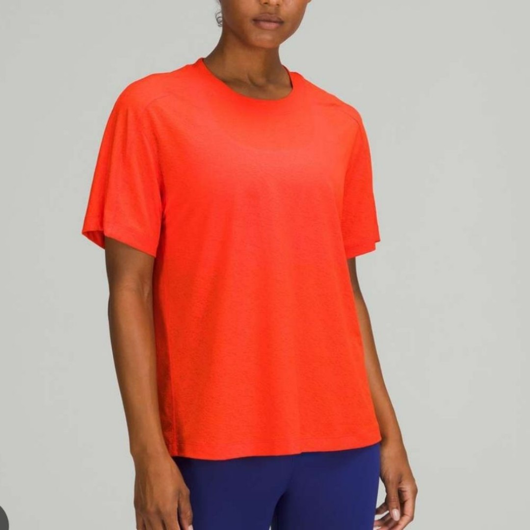 Lululemon women's crew neck train tee size 8