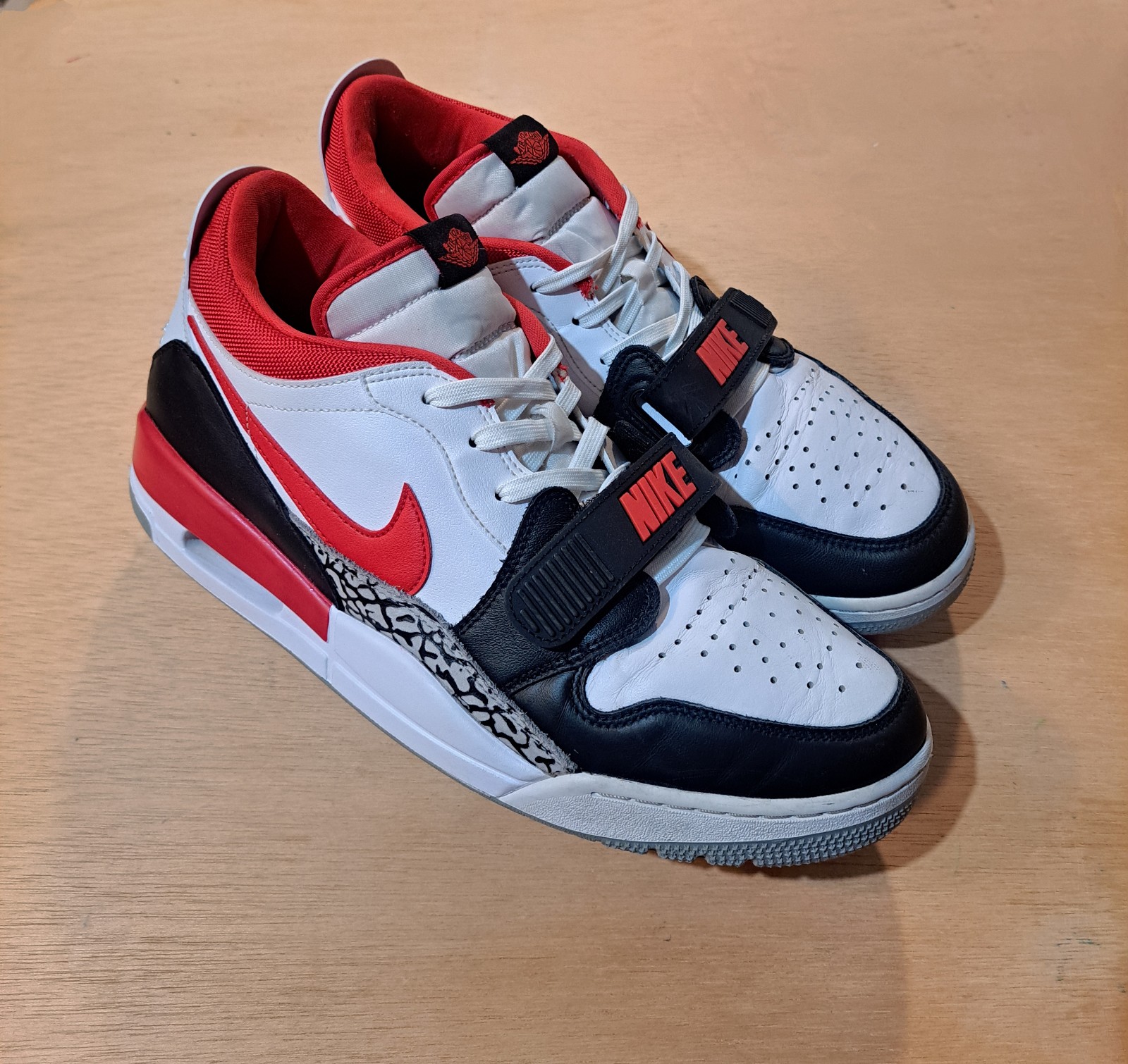 Jordan Legacy 312 Low Black Toe
