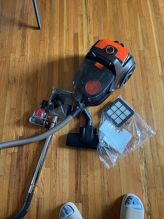 NEW 1200W Lightweight Bagless Vacuum Cleaner, 3.7QT Capacity