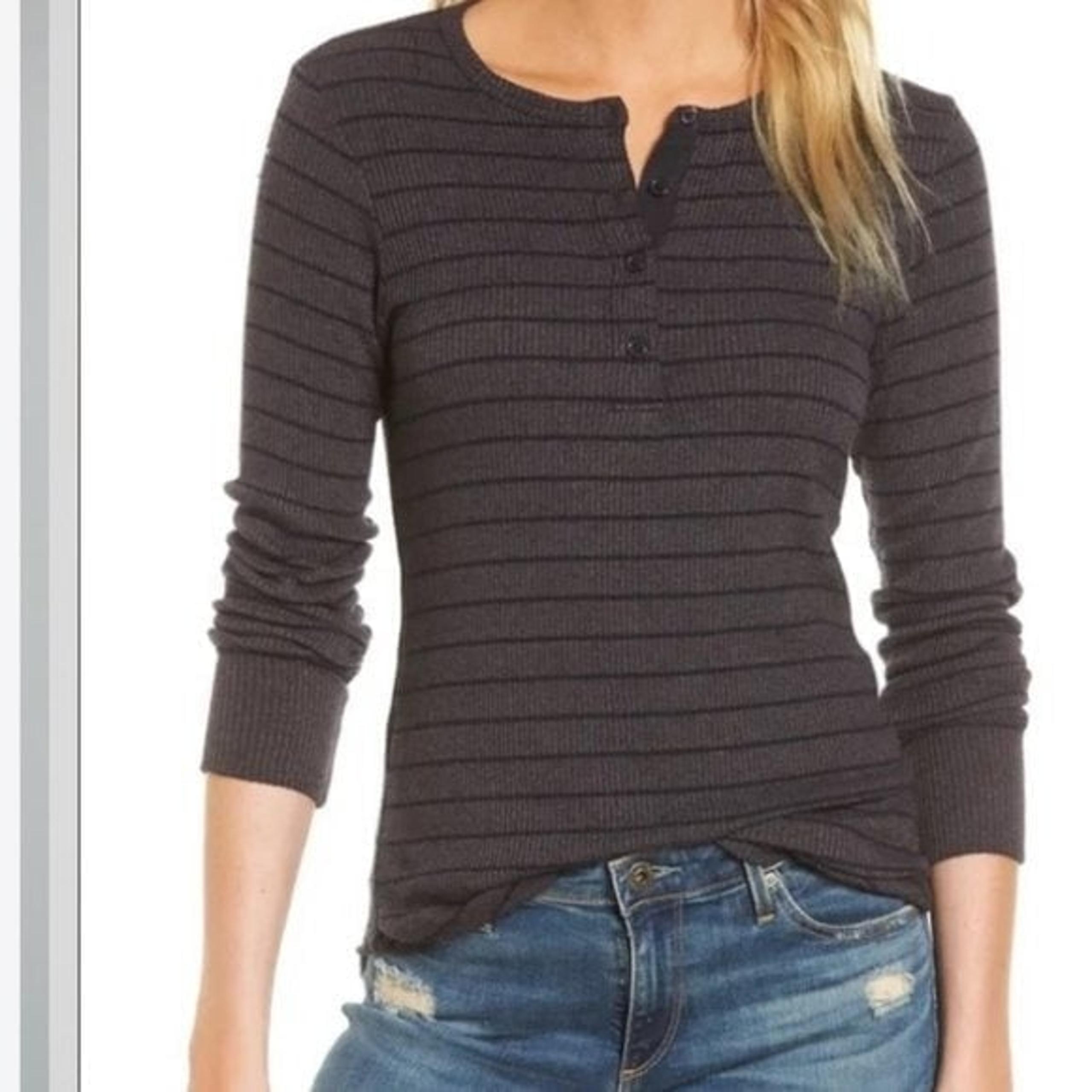 Sundry Women's Size 2/Medium Long Sleeve Grey with Blue Stripe Henley Shirt NWT