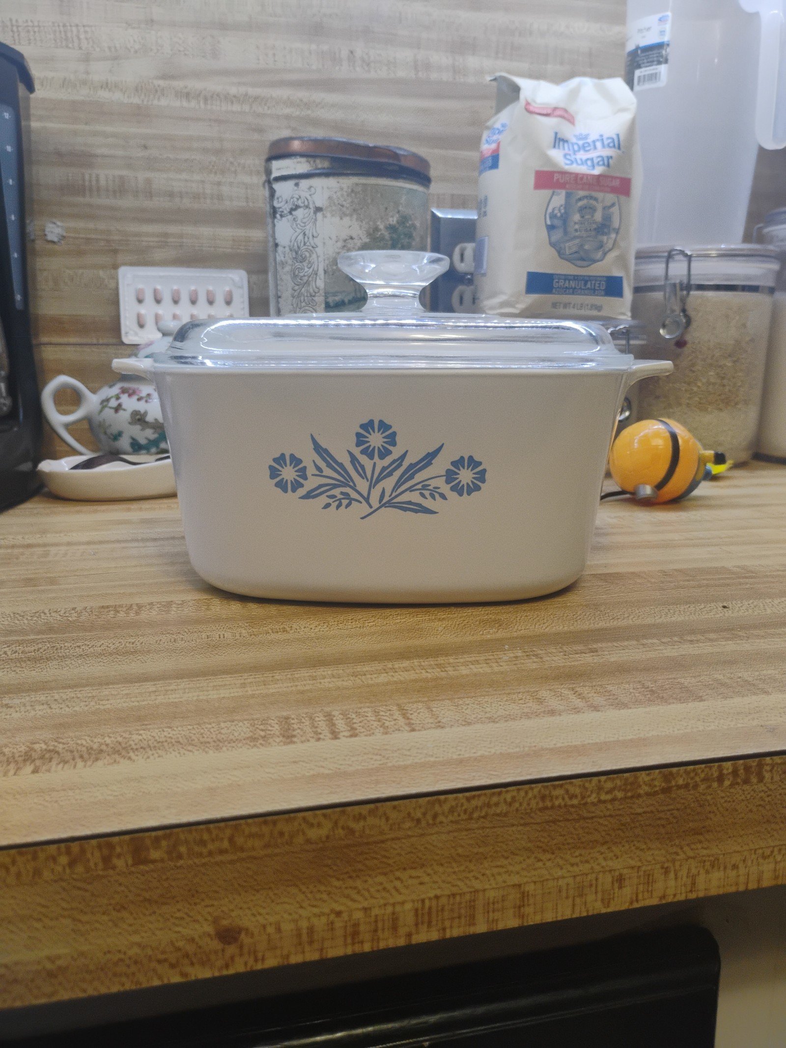 Vintage blue corn flower casserole 3q dish with lid