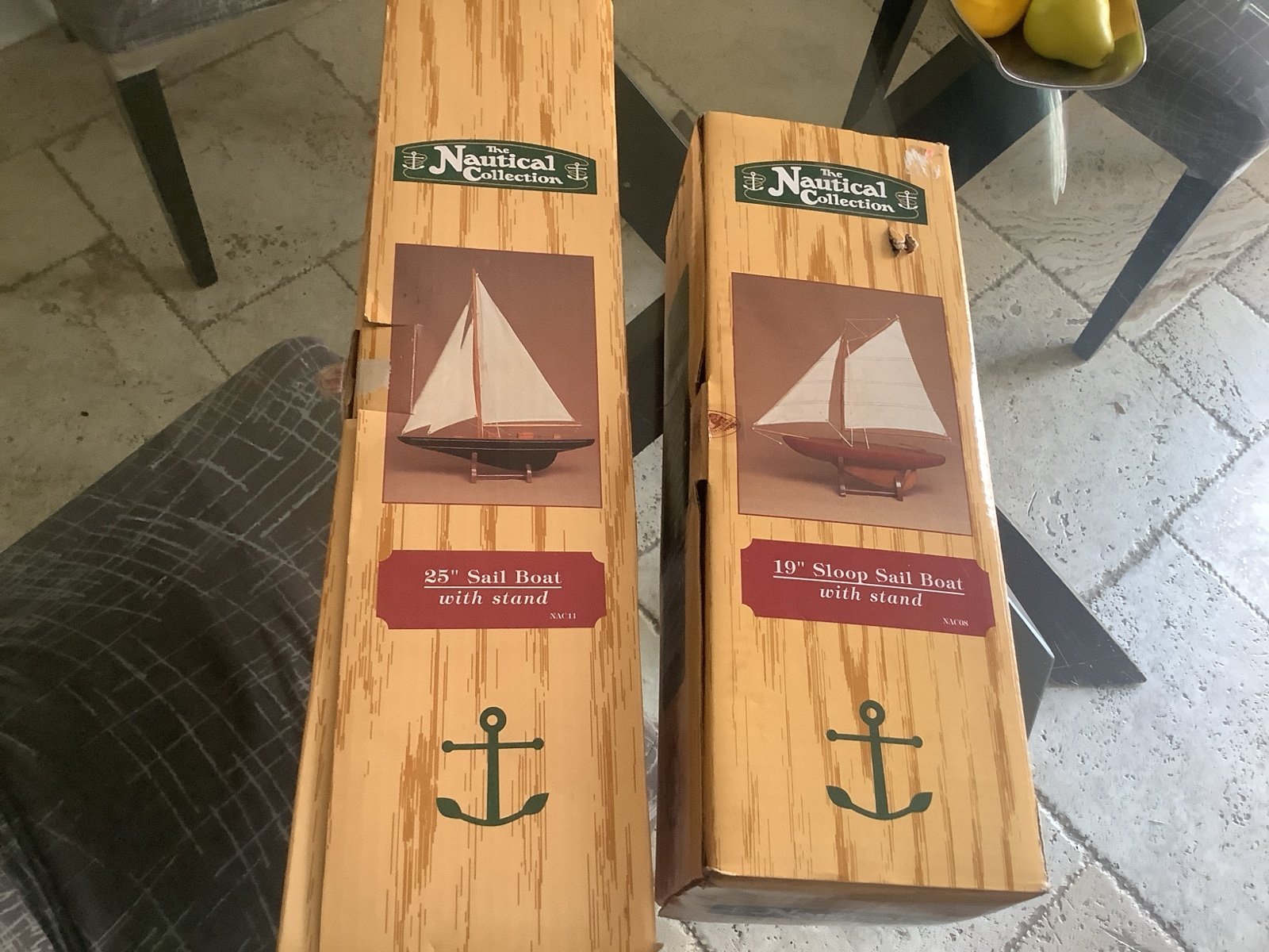 Heritage Mint The Nautical Collection NAC11 25 &19”Sailboat Model Kit w/ Stand