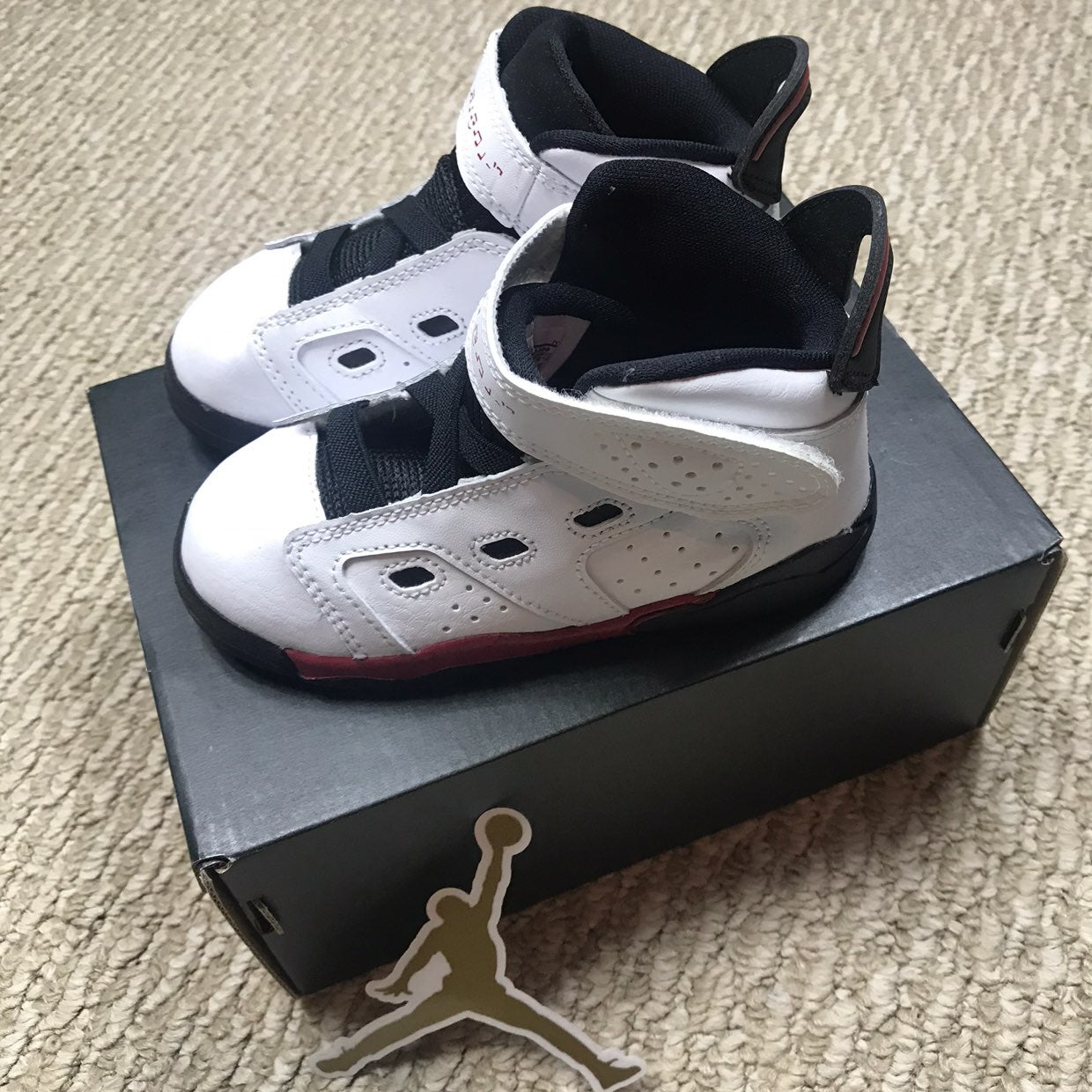Nwt Jordan 6-17-23 toddler shoes size 9c