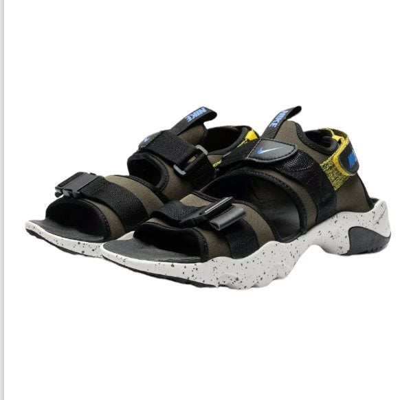 Mens Nike canyon sandals size 13
