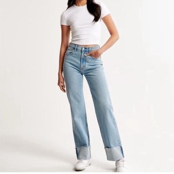 Abercrombie and fitch the 90s relaxed cuffed jean size 36