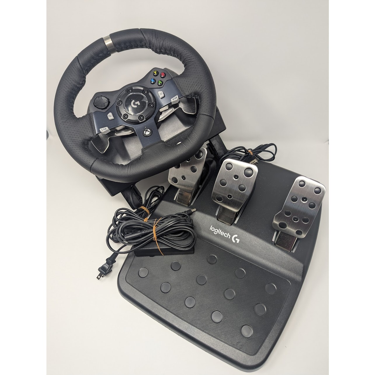Logitech G920 Driving Force Racing Wheel & Pedals For XBOX & PC W-U0004 TESTED