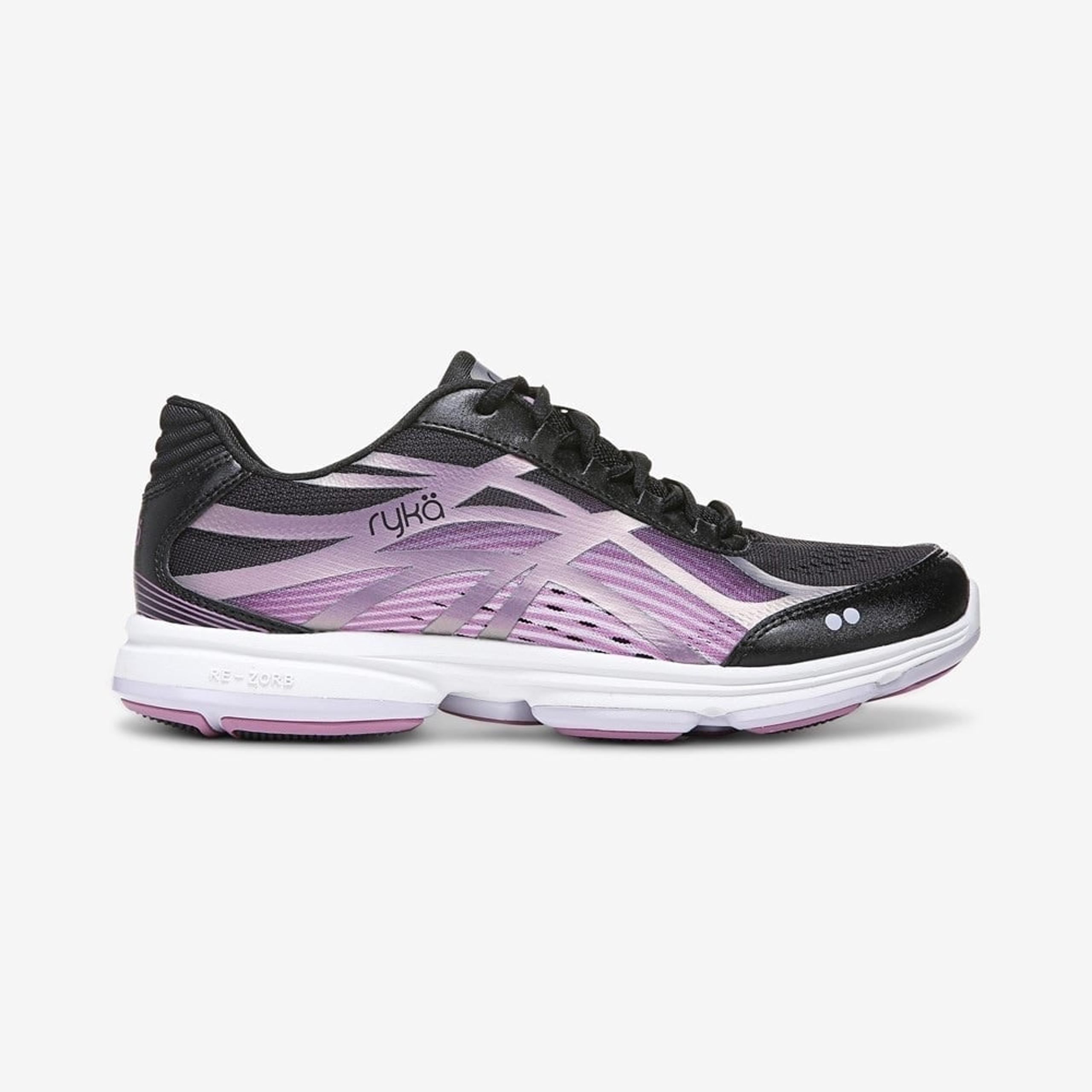 11M- Devotion Plus 3 Walking Sneaker