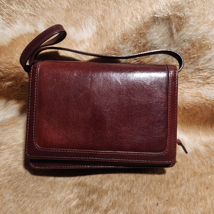Vintage Brahmin Brown Leather Crossbody Bag With Adjustable Strap & Snap Closure