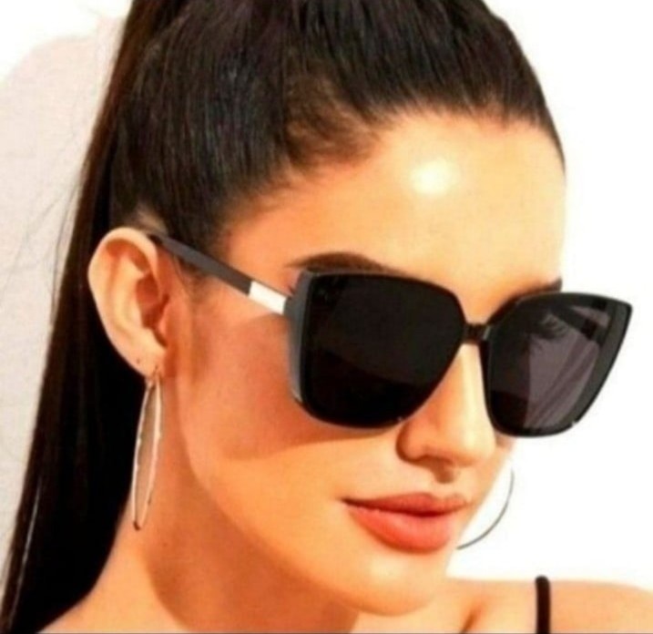 Stunning oversized Cat Eye Sunglasses